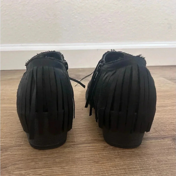 ⭐️ Coconuts by Matisse Bayou Black Fringe Ankle Bootie Size 6 - Picture 4 of 10